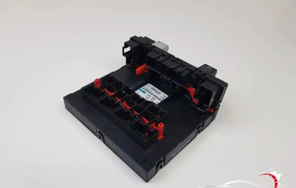 Volkswagen Golf V Central body control module