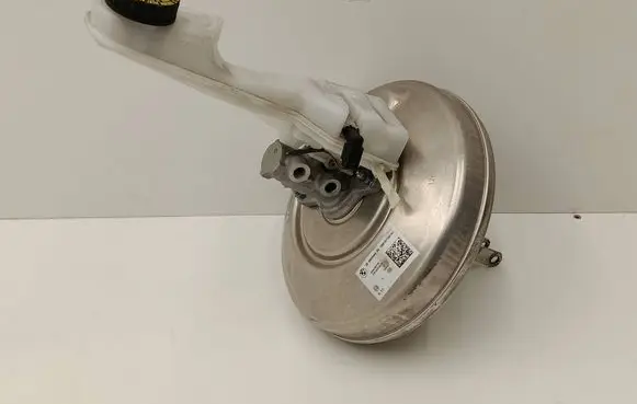 BMW 2 F46 Brake booster 6854644 0204782778 27904373671