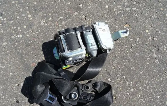 Mercedes-Benz E W212 Front seatbelt A2128600088 2128600088 606865700D