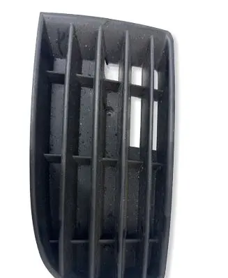 Volkswagen Golf IV Front bumper lower grill 05310454