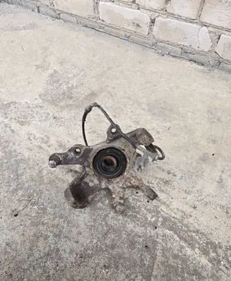 Nissan Terrano Front wheel hub