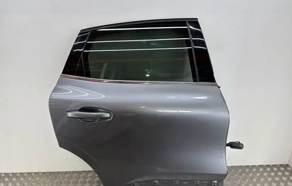 Renault Arkana Rear door
