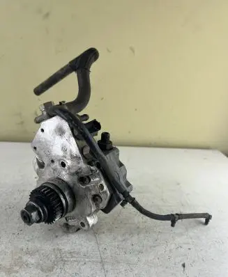 Mitsubishi Colt Fuel injection high pressure pump 0445010120 A6400700701