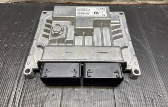 Jeep Compass Engine control unit/module ECU 46351708 68402685AC T007Z300200884