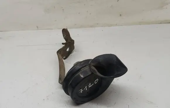 Toyota Avensis T250 Horn signal A28657625