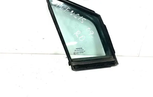 Toyota Avensis T270 Front door vent window glass four-door 43R001605