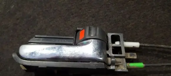 Toyota Corolla Verso E121 Front door interior handle