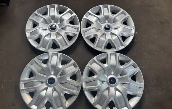 Ford S-MAX R17 wheel hub/cap/trim EM2C1130B1A