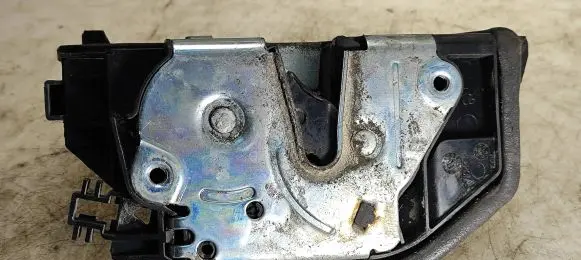 Mini Cooper Countryman R60 Front door lock 7318416