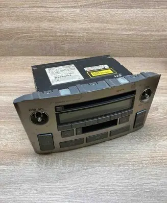 Toyota Avensis T220 Radio/CD/DVD/GPS head unit 8612005080 MissingButtons
