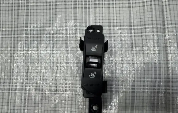 KIA Sorento IV Seat control switch 299223658