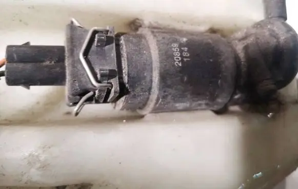 Nissan Micra Windscreen/windshield washer pump