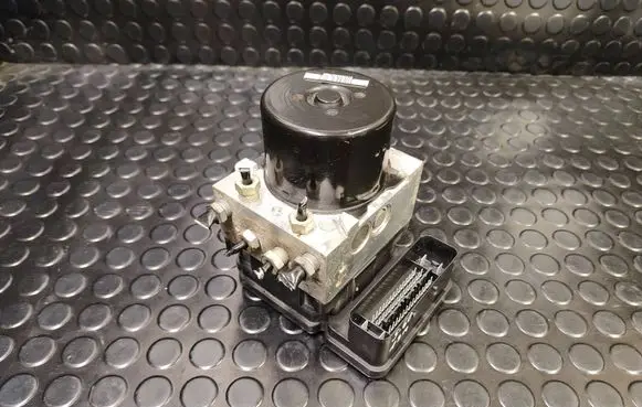 Volvo S60 ABS Pump 31329137 28526258053 P31329137