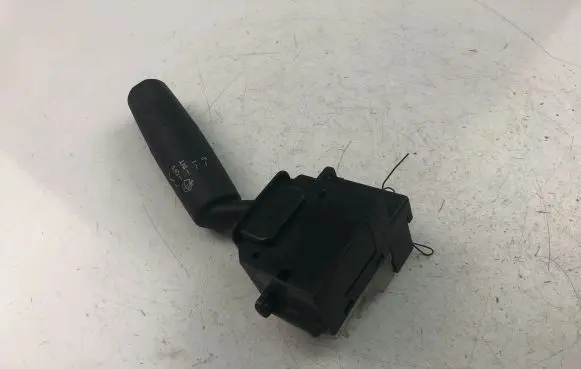 Mazda 3 I Wiper turn signal indicator stalk/switch 17D682
