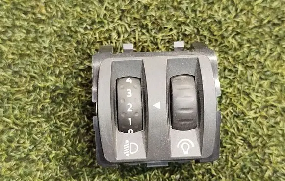 Opel Vivaro Headlight level height control switch 251900567R