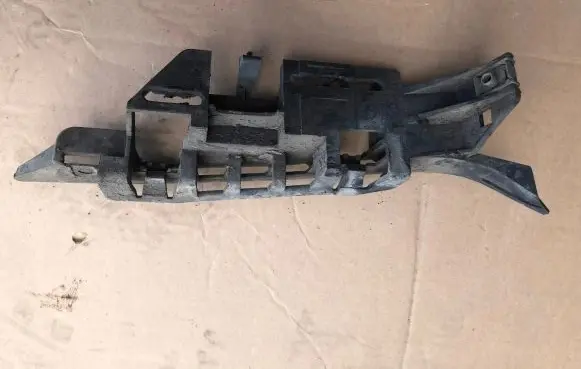 Peugeot 307 Front bumper mounting bracket 9643074480