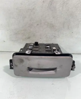Hyundai Santa Fe Glove box central console Dhj39