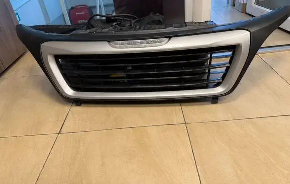 Peugeot Boxer Front bumper upper radiator grill 1314847070