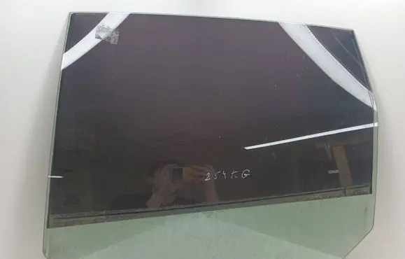 Mercedes-Benz C W204 Rear door window glass 43R001025
