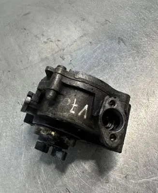 Volvo V70 Vacuum pump AV6Q2A451AA