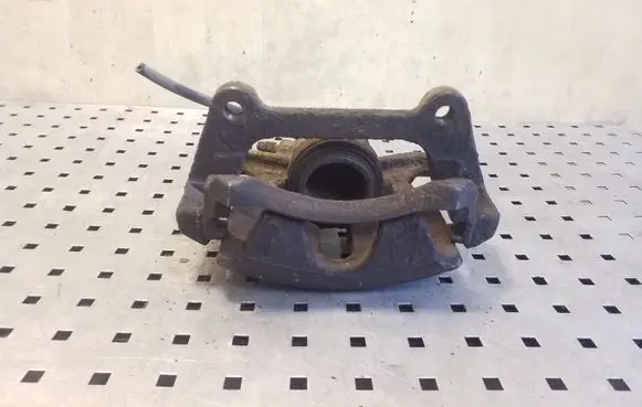 Volkswagen PASSAT B8 Front brake caliper