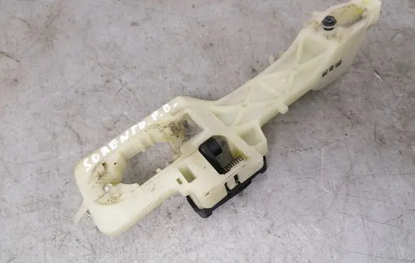 KIA Sorento Front door exterior handle/bracket 