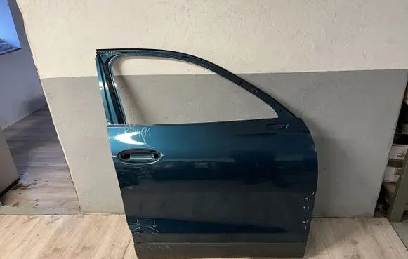 Volkswagen Tiguan Front door 571831312