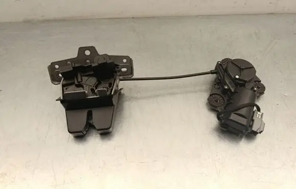 Polestar 2 Tailgate/trunk/boot lock/catch/latch 32396459