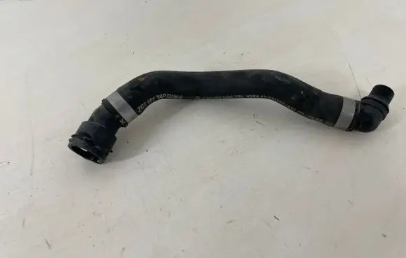 Mercedes-Benz E W211 Engine coolant pipe/hose A2118300596