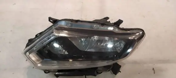 Nissan X-Trail T32 Headlight/headlamp 9922681017