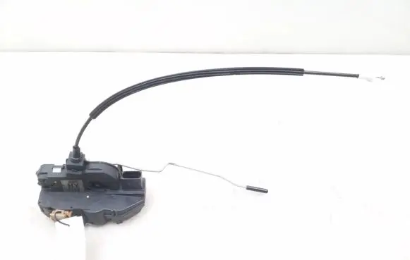 Opel Insignia A Front door lock 13503781