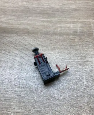 Opel Astra G Brake pedal sensor switch 55701395 869619858