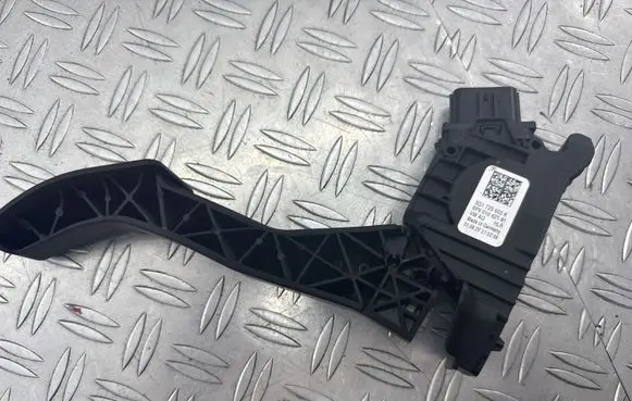 Volkswagen PASSAT B8 Accelerator throttle pedal 5Q1723503