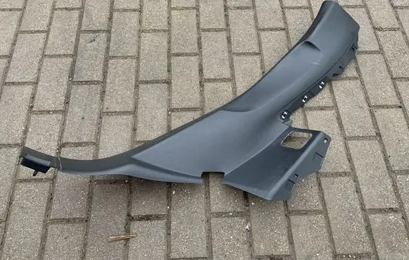 Audi Q7 4M Rear seat side bottom trim 4M0867768F 4M0867768G