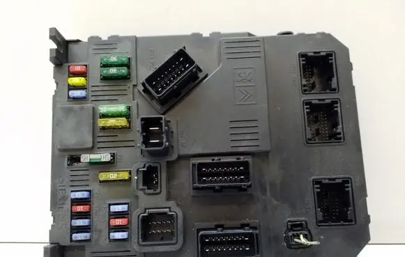 Peugeot 407 Comfort/convenience module 9655708380