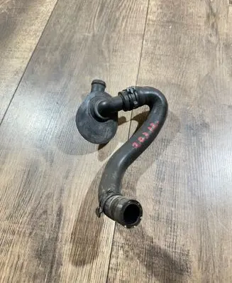 Engine coolant pipe/hose