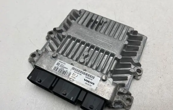 Volvo V50 Engine control unit/module 31211071AA 5WS40562A SID803AM
