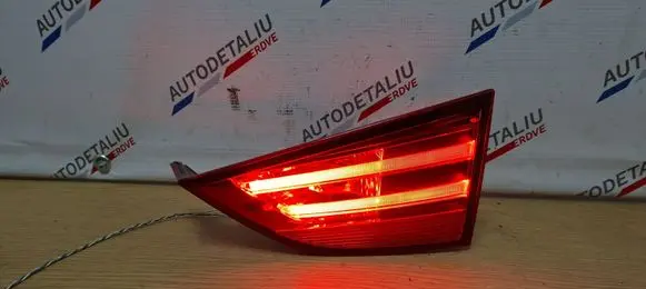 Tailgate rear/tail lights