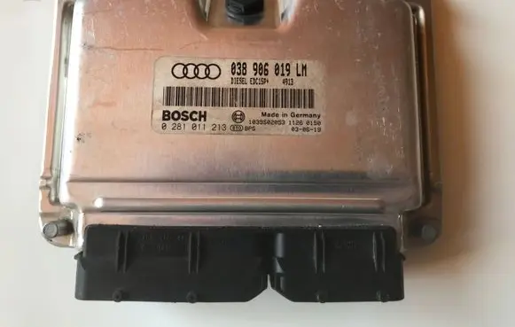 Audi A6 S6 C5 4B Engine control unit/module 038906019LM 0281011213 EDC15P