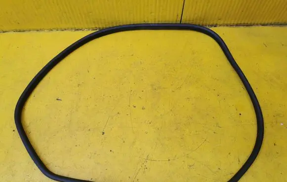 Rubber seal rear door
