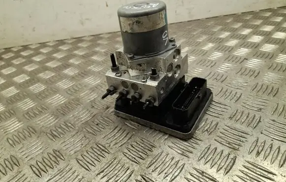 Mercedes-Benz E W213 ABS Pump A2134315901