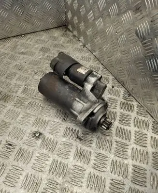 Volkswagen Golf V Starter motor 02E911023
