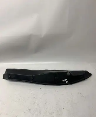 Mercedes-Benz C W204 Fender trim (molding) A2048890125