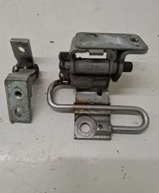 Audi A4 S4 B7 8E 8H Front door upper hinge 8E0831412
