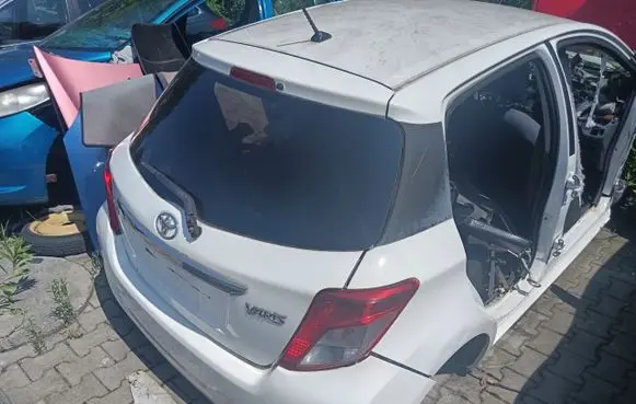Toyota Yaris Front piece kit 