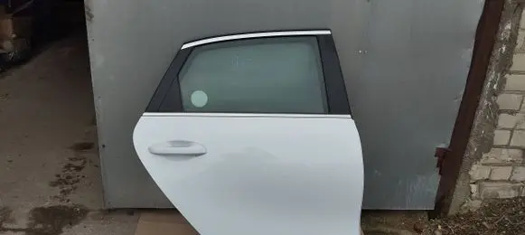 KIA Ceed Rear door