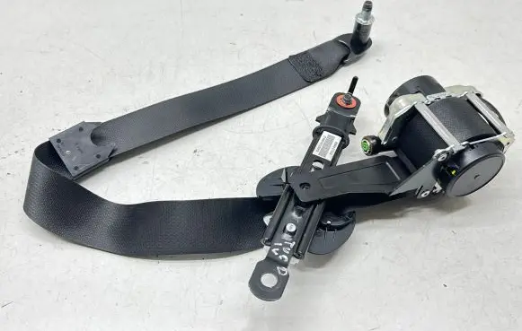 Hyundai Tucson IV NX4 Front seatbelt 651511100B 0589P10021 67R0000