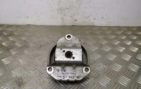 Jeep Grand Cherokee Gearbox mount 68103111AB