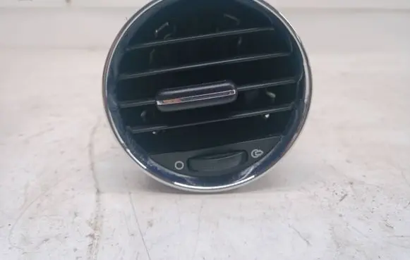 Peugeot 308 Dash center air vent grill Y05190 9658515377 305038