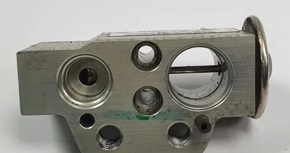 Volkswagen Up Air conditioning (A/C) expansion valve 1S0820679B